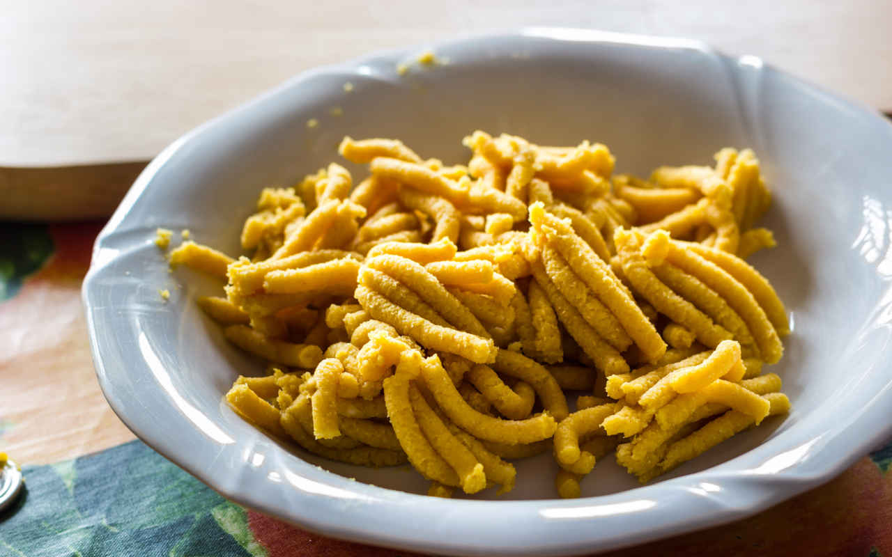 Passatelli asciutti con crema di patate, guanciale e carciofi fritti - Ricette Selenella