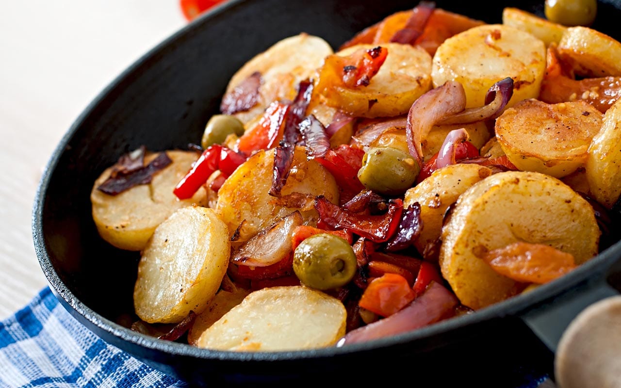 Patate al forno con verdure sfiziose Patate al forno con verdure sfiziose - Ricette Selenella