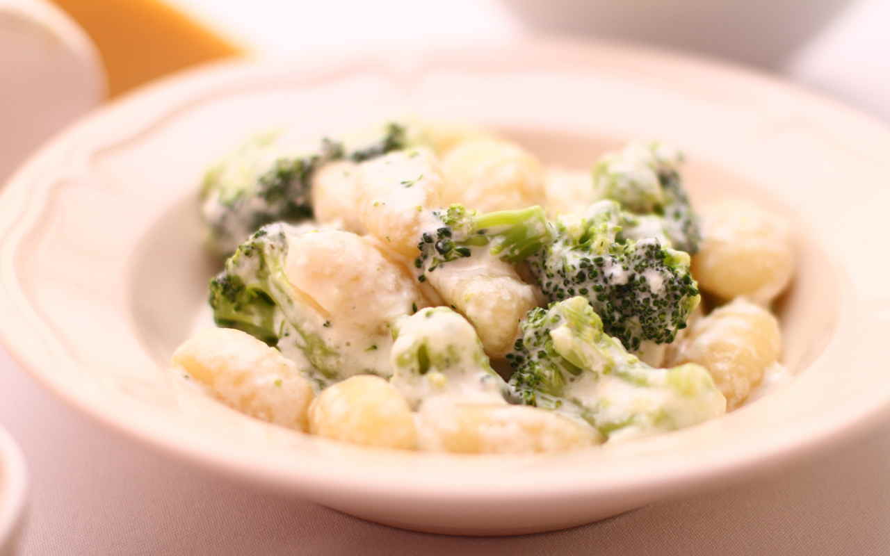Gnocchi ripieni di broccoli, ricotta e tartufo - Ricette Selenella