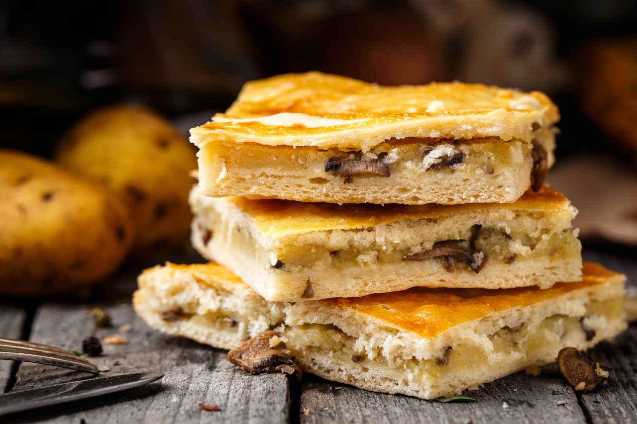 Torta di patate e funghi porcini - Ricette Selenella