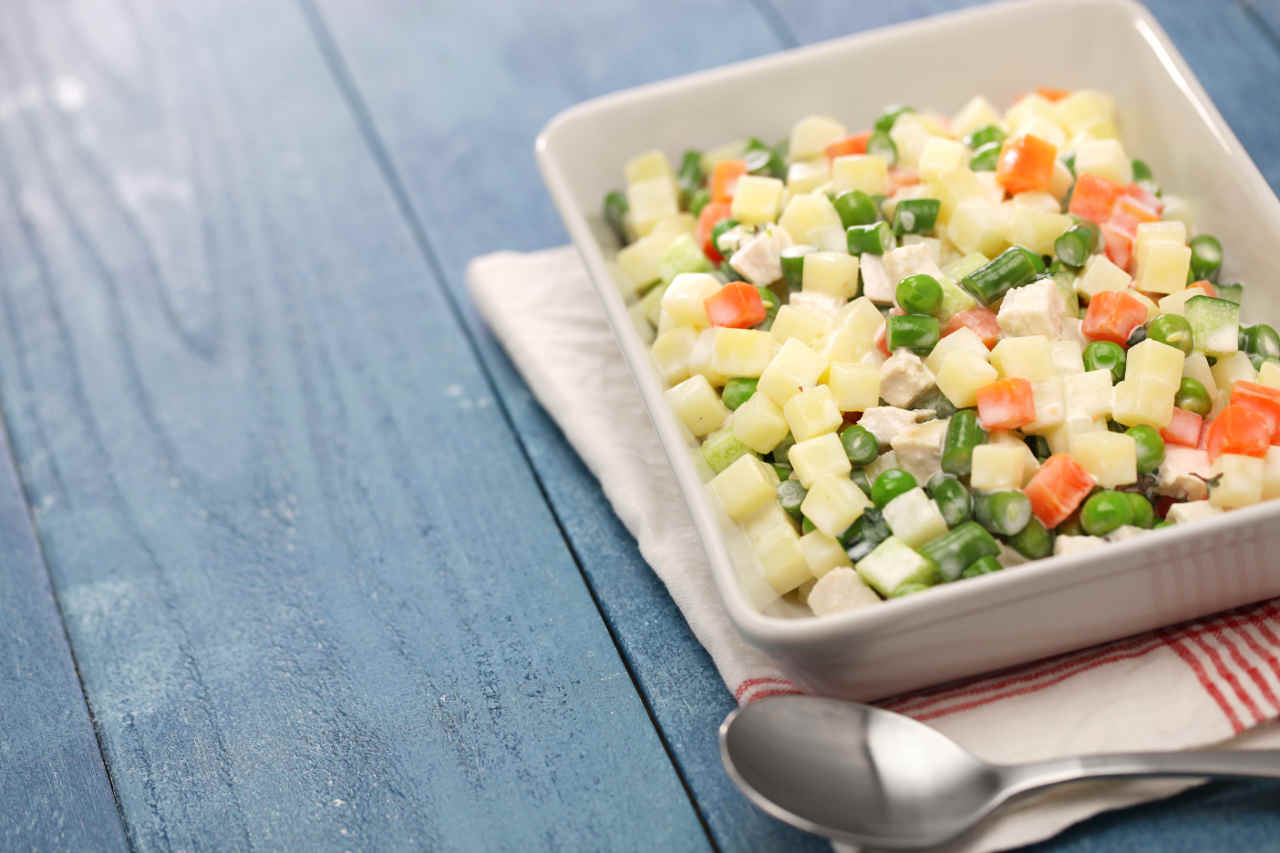 Insalata patate e fantasia di verdure Insalata patate e fantasia di verdure - Ricette Selenella
