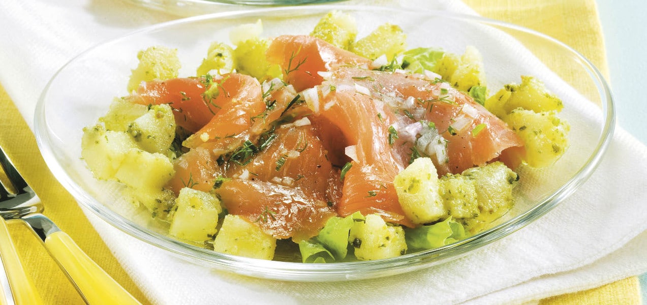 Insalata estiva con patate e salmone - Ricette Selenella