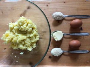Aggiungere burro, pangrattato e parmigiano