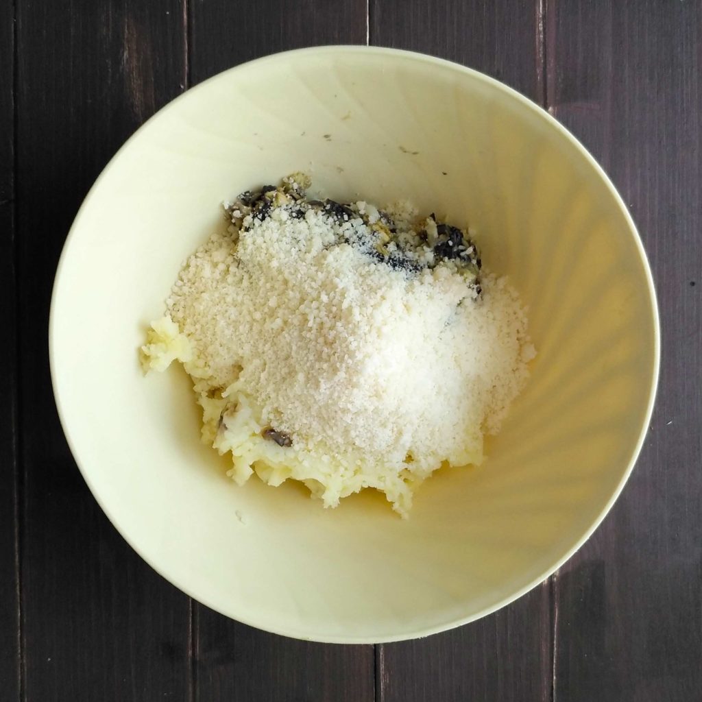 Polpette di melanzane, patate e ricotta di Fabio De Rosa - Step 5 Polpette di melanzane, patate e ricotta di Fabio De Rosa - Ricette Selenella
