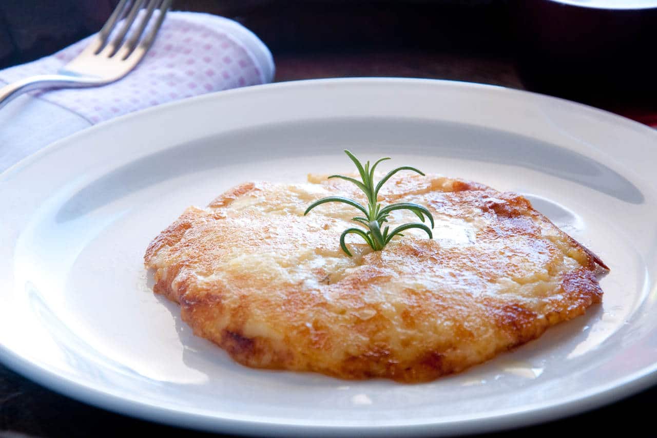 Frico: storia e origini del piatto e la ricetta per prepararlo Frico: storia e origini del piatto e la ricetta per prepararlo - Il Blog di Selenella