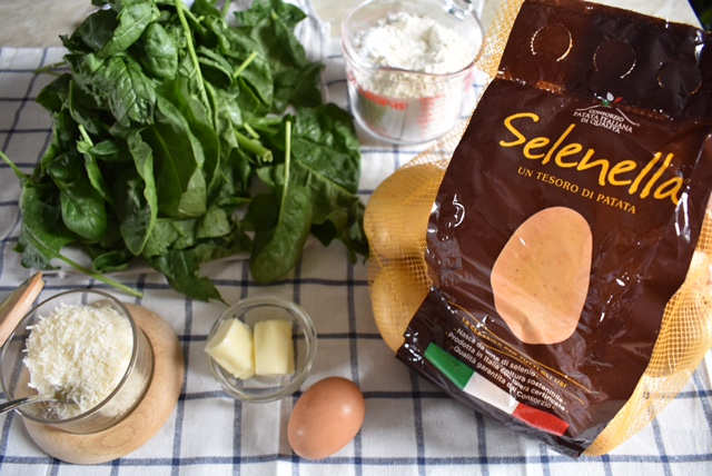 Rotolo di patate e spinaci di Roberta - Step 1 Rotolo di patate e spinaci di Roberta - Ricette Selenella