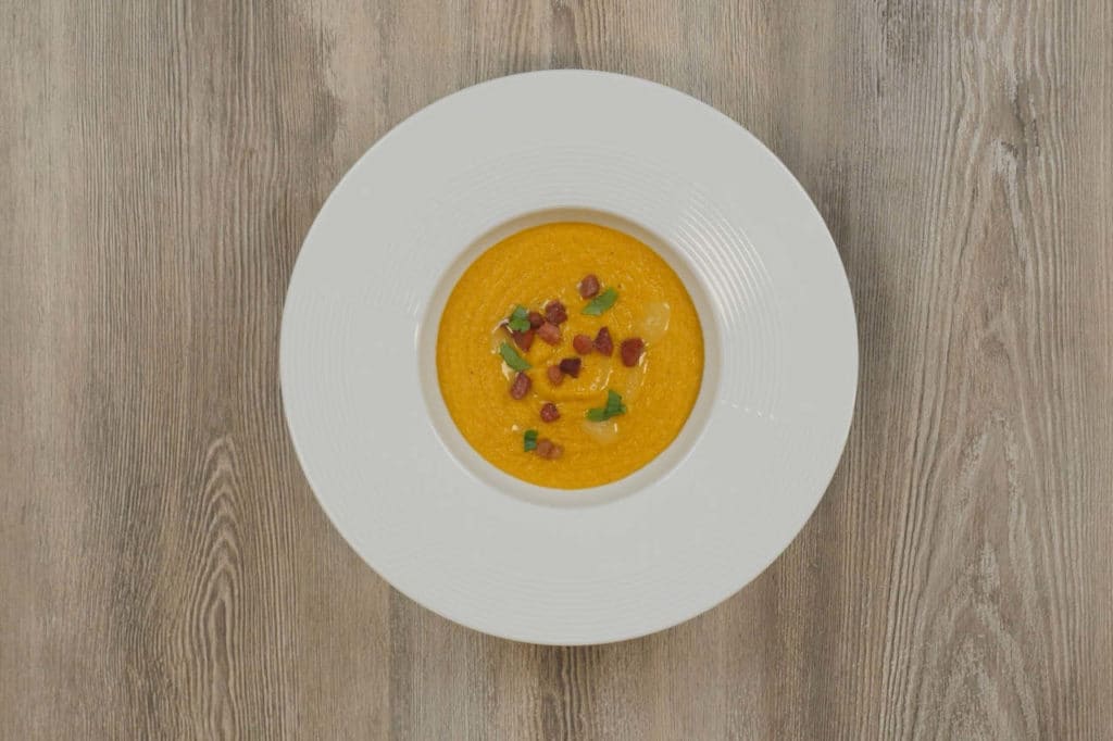 Vellutata di zucca e patate con speck - Ricette Selenella