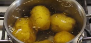 Bollire le patate