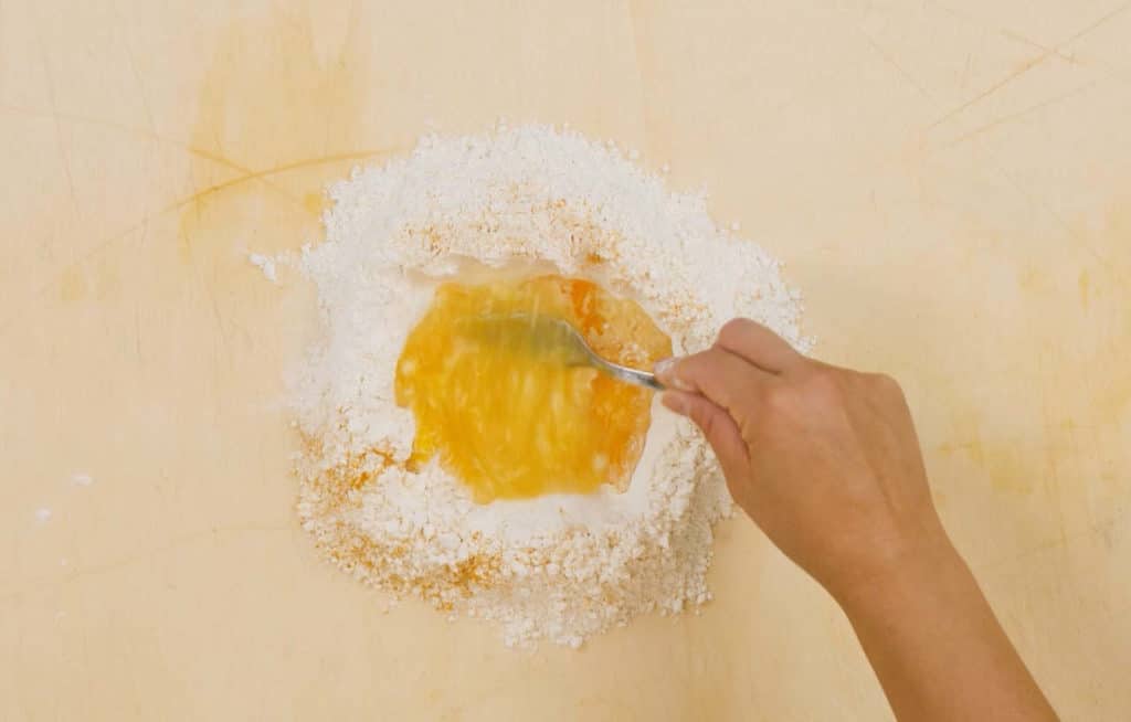 Ravioli alla curcuma con patate e zucca - Step 1 Ravioli alla curcuma con patate e zucca - Ricette Selenella