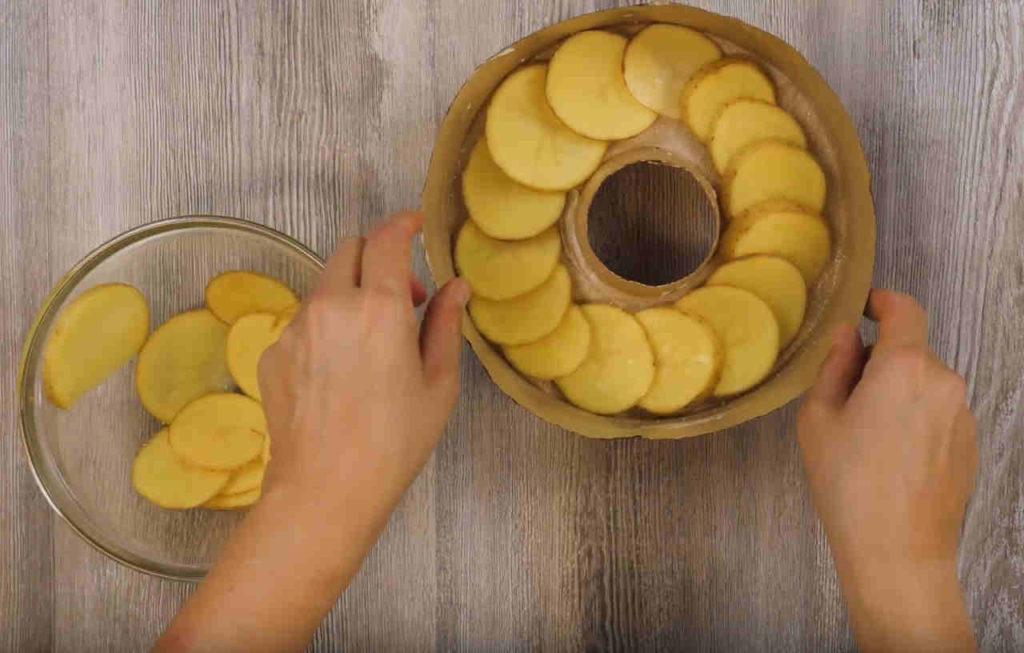 Ghirlanda di patate - Step 4 Ghirlanda di patate - Ricette Selenella