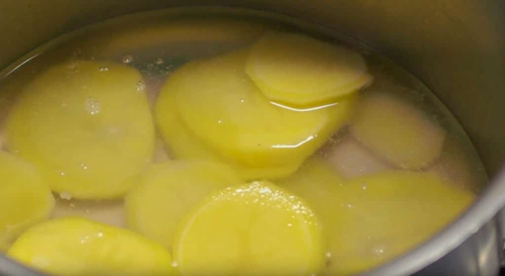 Ghirlanda di patate - Step 2 Ghirlanda di patate - Ricette Selenella