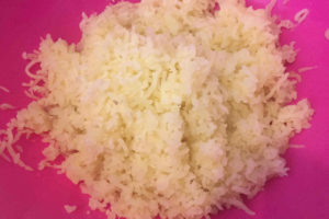 Schiacciare le patate lessate