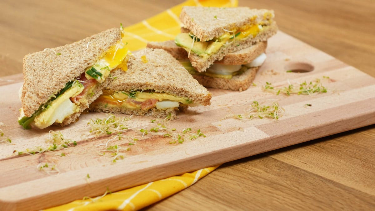 Avocado toast con patate Avocado toast con patate - Ricette Selenella