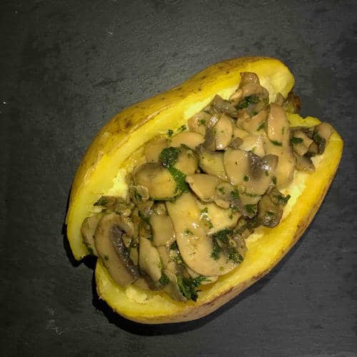 Patata ripiena di battuta di fassona e champignon trifolati - Ricette Selenella