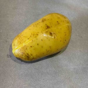 mettere-la-patata-sulla-carta-forno