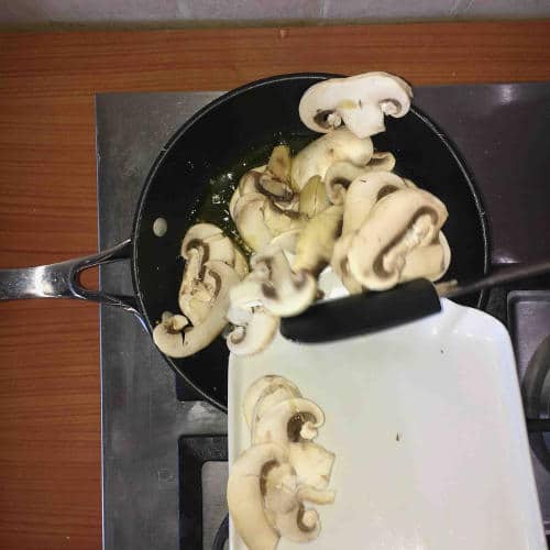 Patata ripiena di battuta di fassona e champignon trifolati - Ricette Selenella