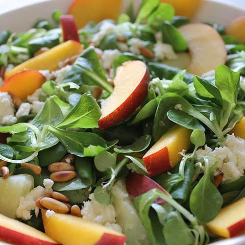 Insalata con patate, pesca e feta - Ricette Selenella