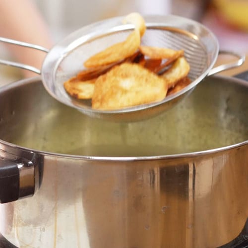 Hamburger e chips di patate - Ricette Selenella