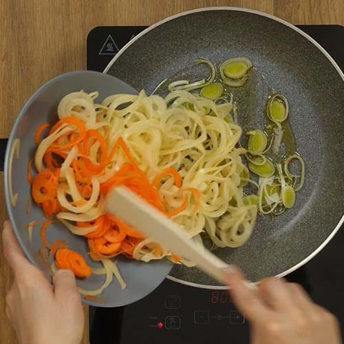 Riccioli patate e carote al curry - Ricette Selenella