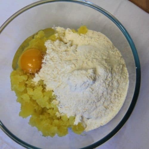 Schiacciata di patate con prosciutto cotto e provola silana di Mirtaincucina - Ricette Selenella
