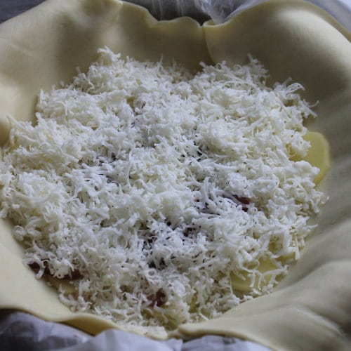 Torta rustica con patate, toma e cipolle - Ricette Selenella