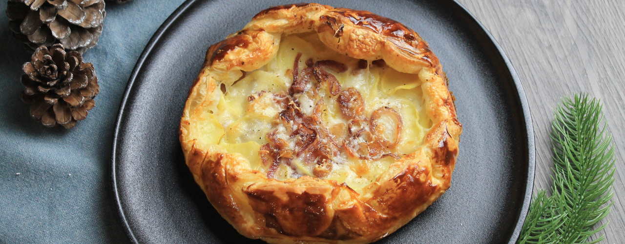 Torta rustica con patate, toma e cipolle - Ricette Selenella