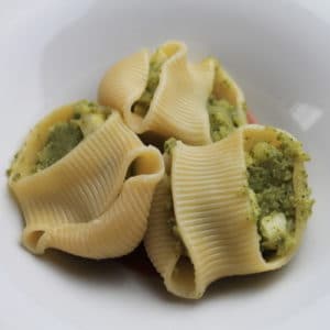 aggiungere il composto ai conchiglioni