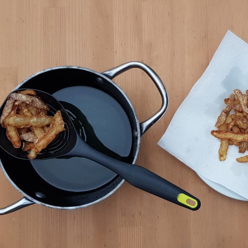 Bucce di patata fritte con salsa guacamole - Ricette Selenella