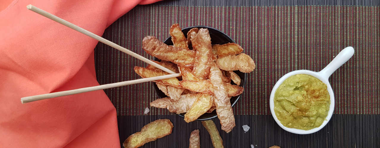 Bucce di patata fritte con salsa guacamole - Ricette Selenella