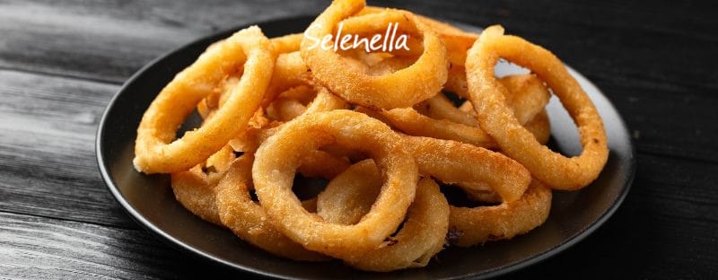 Anelli di cipolla fritta croccanti, la ricetta Anelli di cipolla fritta croccanti, la ricetta - Il Blog di Selenella