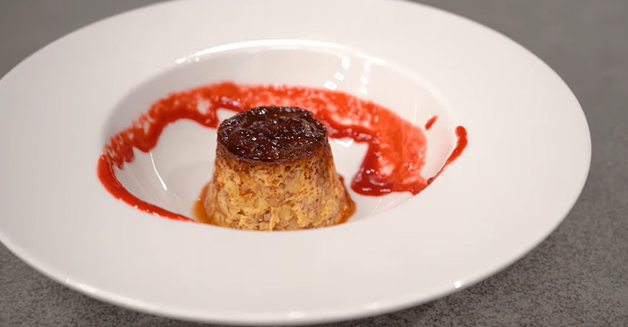 Budini dolci di patate con amaretti e frutti di bosco Budini dolci di patate con amaretti e frutti di bosco - Ricette Selenella